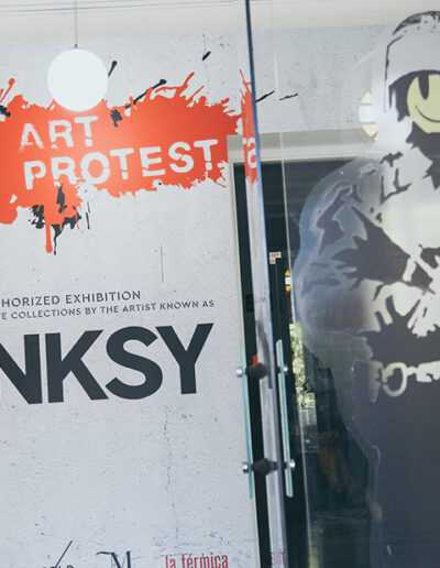 THE-ART-OF-PROTEST-BANKSY-LA-TÉRMICA-1